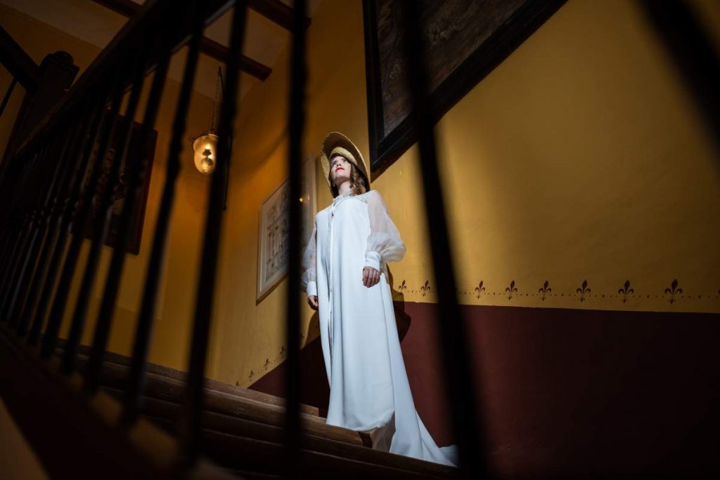 Vestido de novia holgado con manga larga de encaje